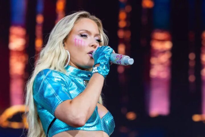 Zara Larsson Dazzles in Metallic Blue Two-Piece at Lollapalooza Berlin