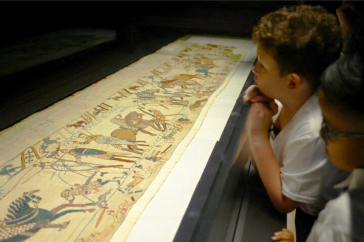 british museum bayeux tapestry queues apology