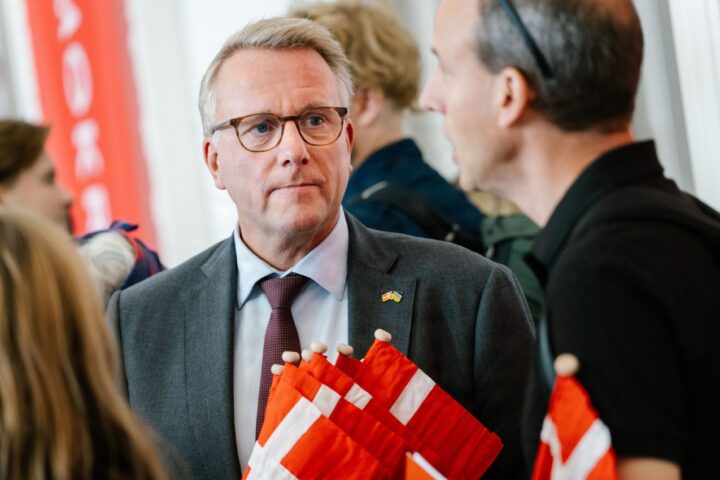 Danish Opposition Attacks Government Plan to Revive Bill for 2,055 Citizenship Applicants