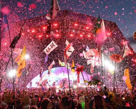 glastonbury 2027 tickets sell out 42 minutes