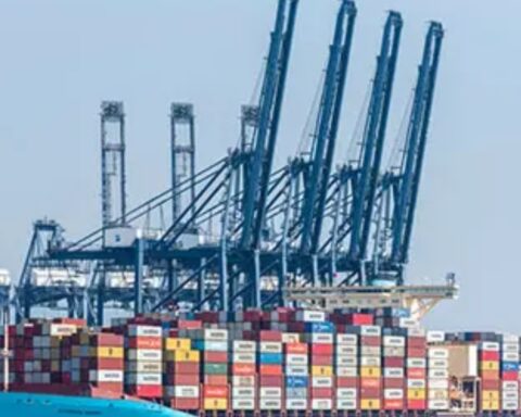 Maersk Orders 26 Large Container Ships as It Turns Back Towards Ocean Freight