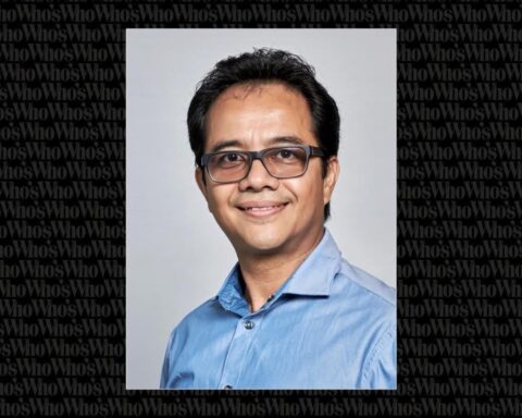 marquis whos who honors mr bedabrota phukan for excellence in information technology and finance