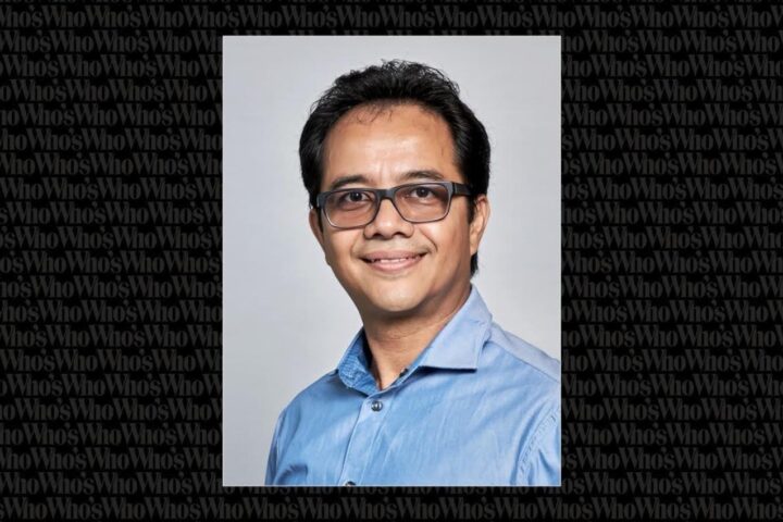 marquis whos who honors mr bedabrota phukan for excellence in information technology and finance