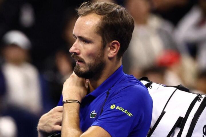 medvedev disqualified china open djokovic spectator